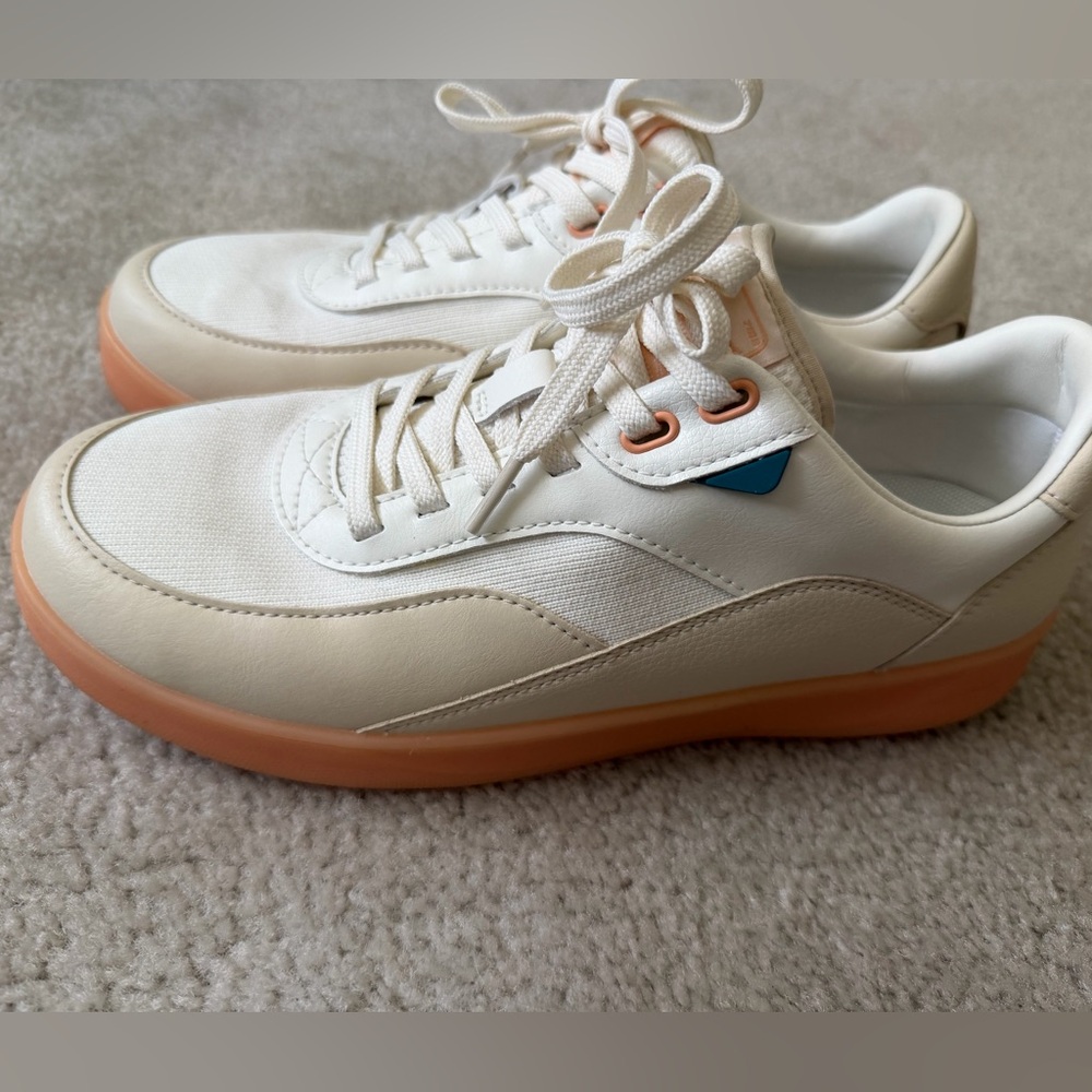VESSI waterproof Courtside Cream Sneakers with Peach Accents - Picture 4 of 10